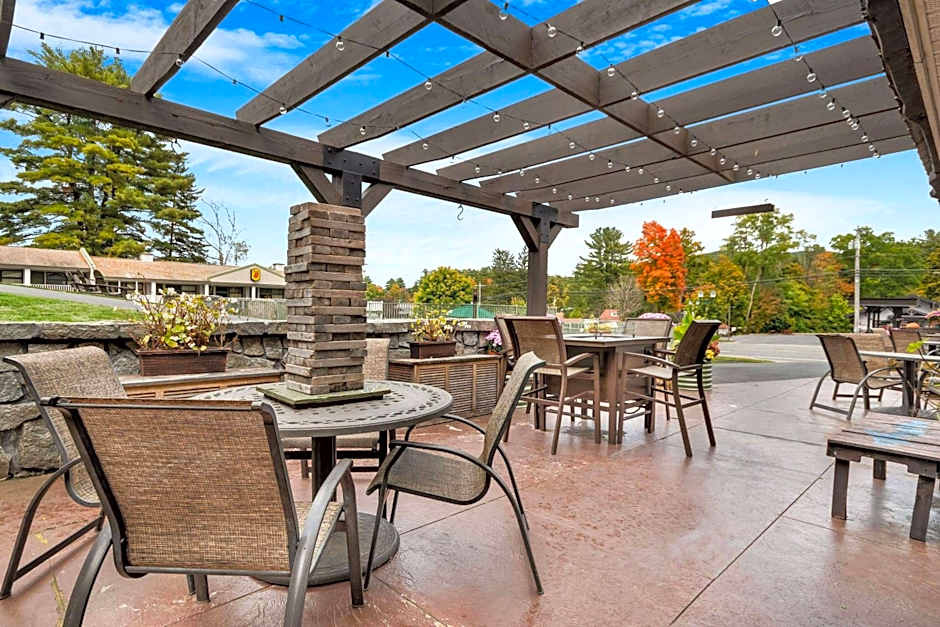 Super 8 by Wyndham Lake George/Downtown