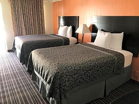 Double Room with Two Double Beds - Non-Smoking