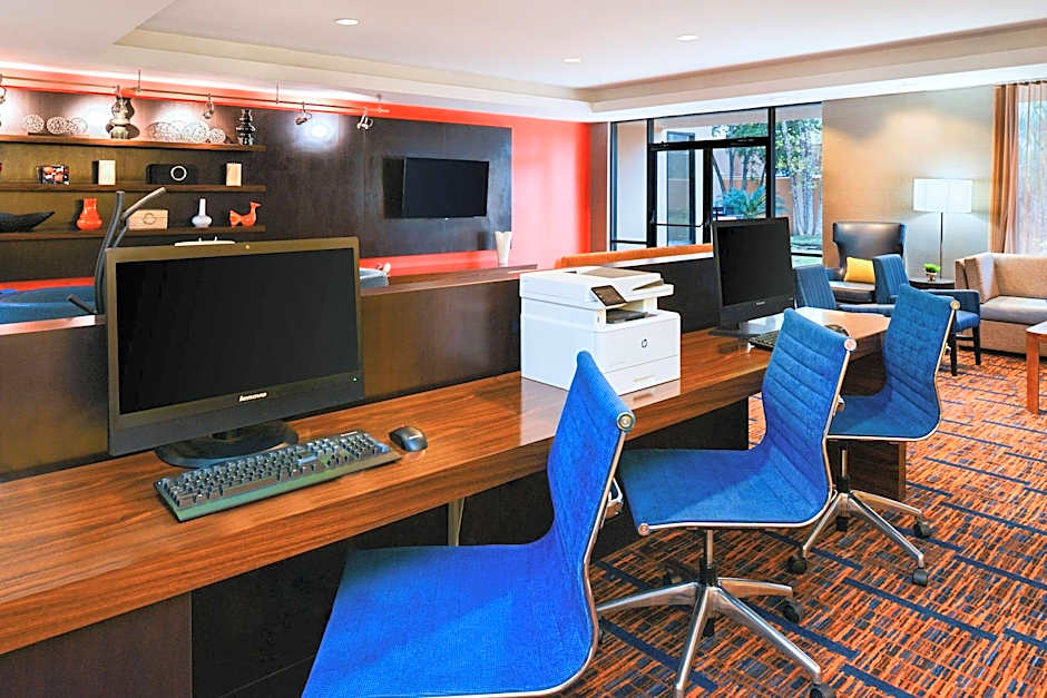Courtyard by Marriott Beaumont