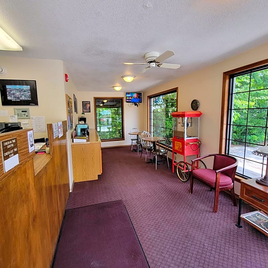 Candlewick Inn and Suites