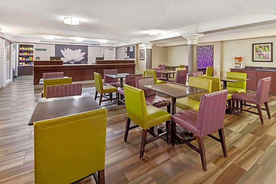 La Quinta Inn & Suites by Wyndham Ventura