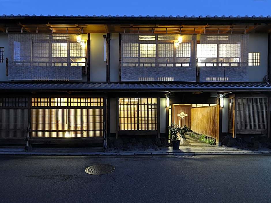 Traditional Kyoto Inn serving Kyoto cuisine IZUYASU