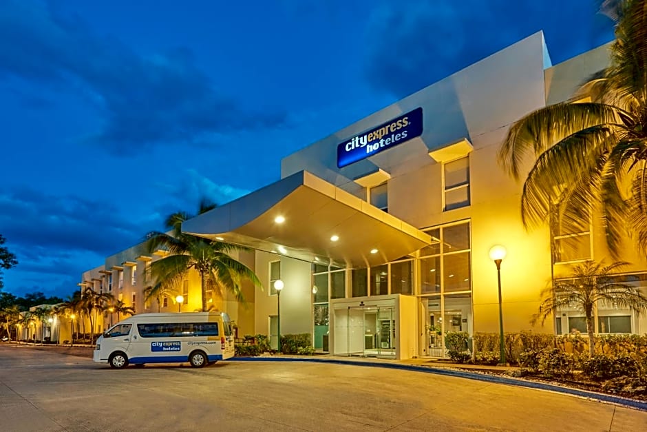 City Express by Marriott Playa Del Carmen