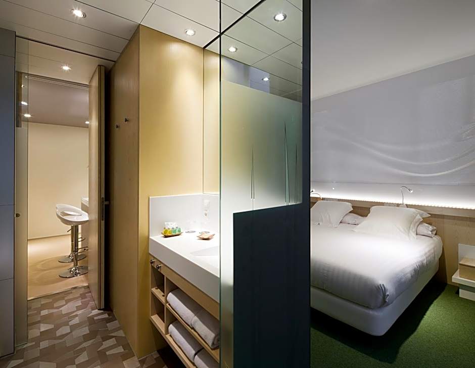 Ako Suites Hotel