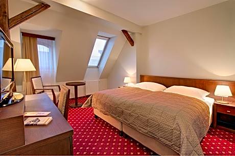 Suite with Mountain View