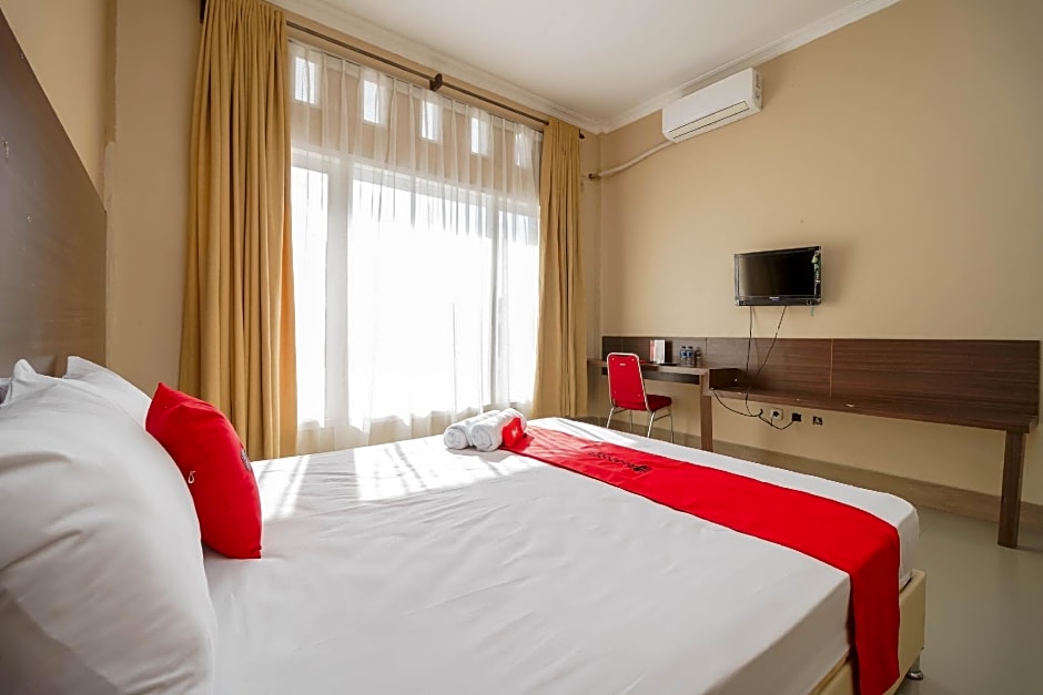 RedDoorz Syariah @ Hotel Putri Gading Bengkulu
