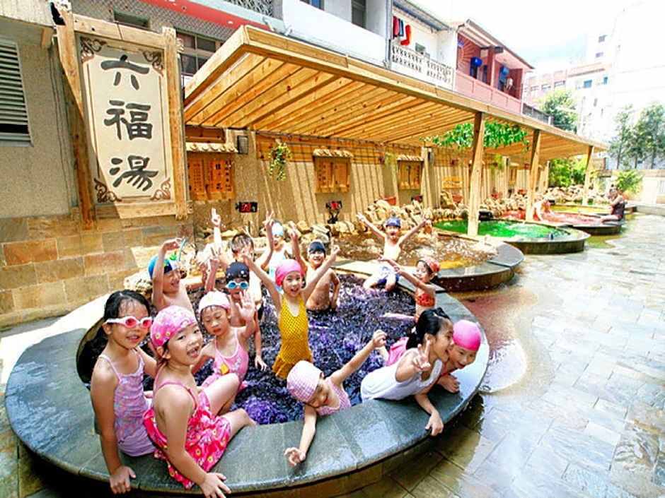 Chuang-Tang Spring SPA Hotel - Deyang – Ilan, WV