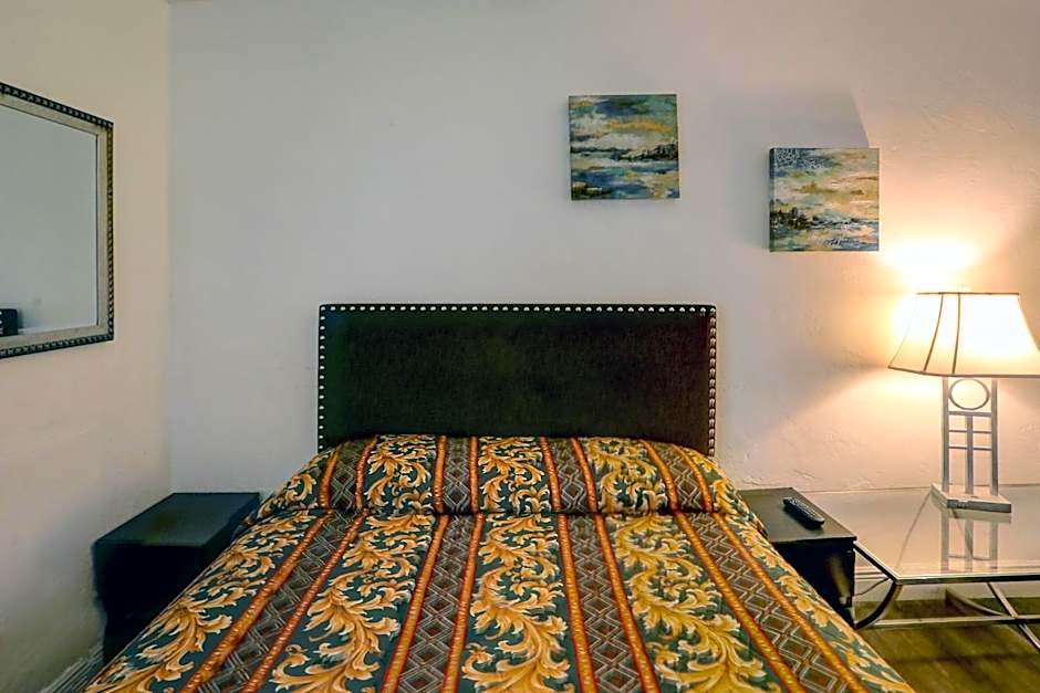 Beach and Town Motel