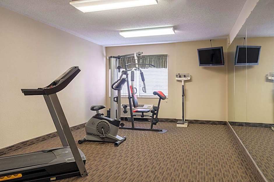 AmericInn by Wyndham Cedar Rapids North