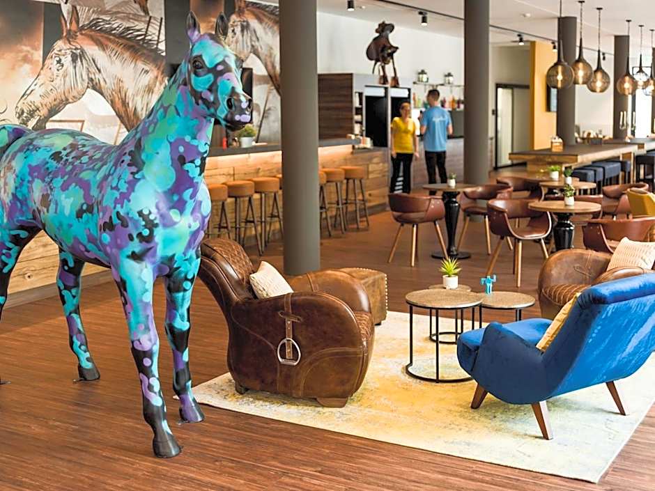Holiday Inn - the niu, Saddle Furth By IHG