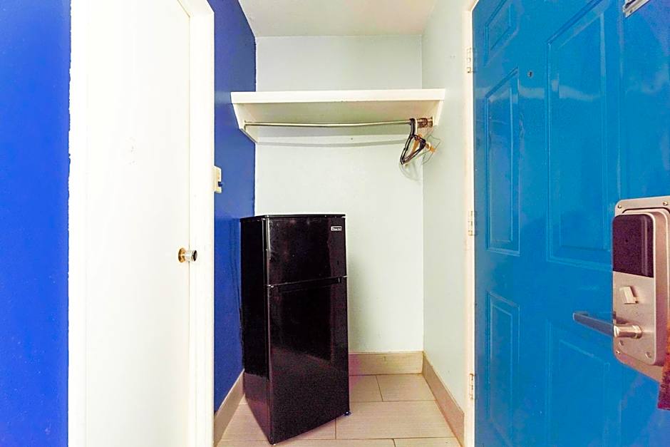 Budget Inn by OYO Frederick US-183