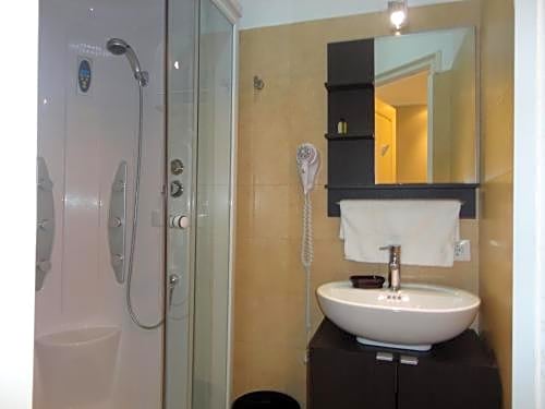 Brustar Centric Hotel