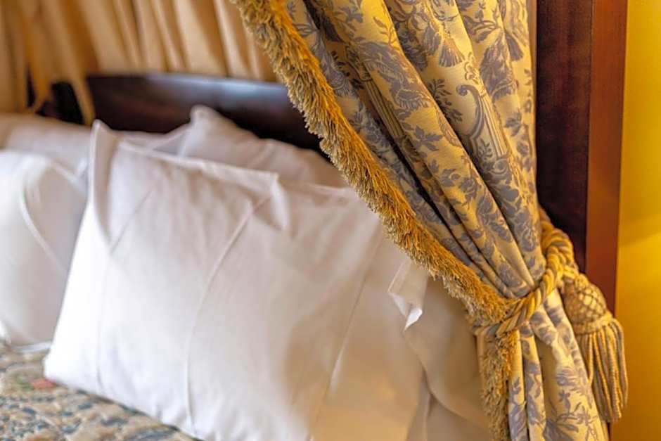 Angel and Royal Hotel