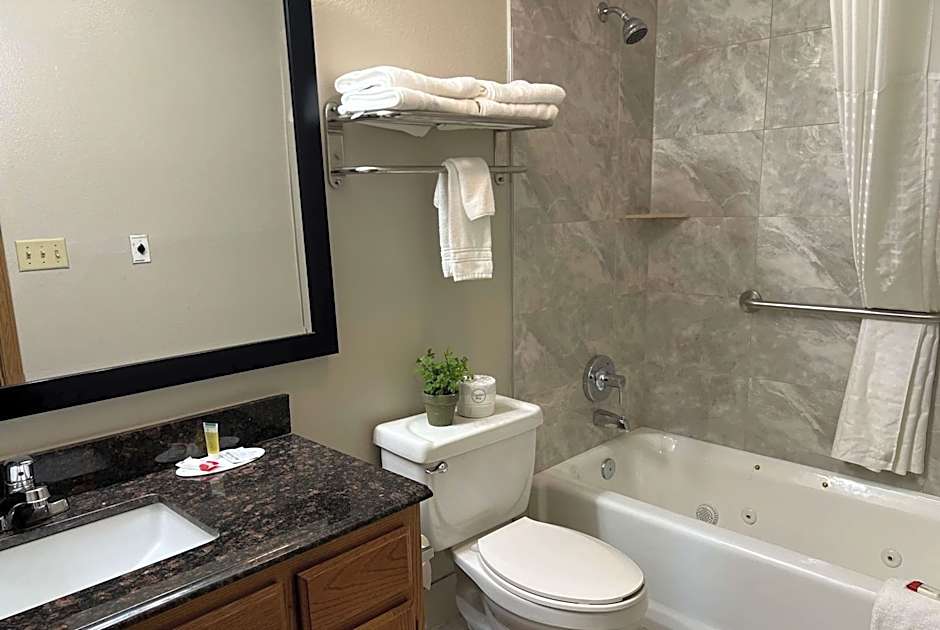 Days Inn by Wyndham Grove