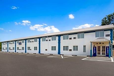 Baymont by Wyndham Hutchinson