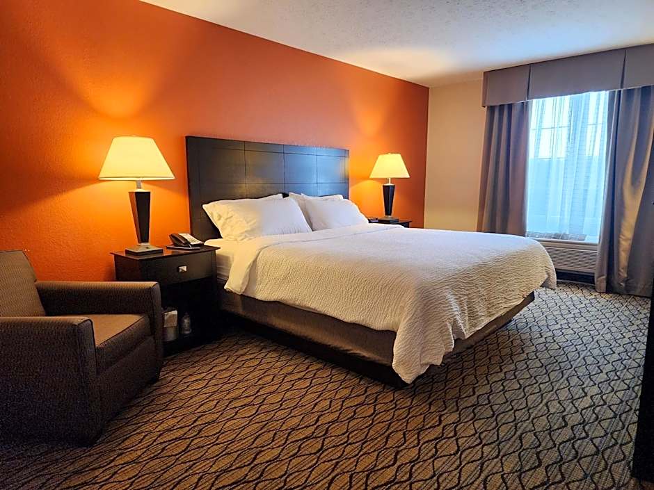 Holiday Inn Express Hotel & Suites Cadillac By IHG