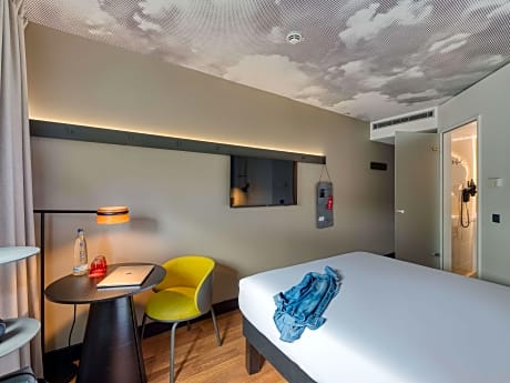 Standard Room with 1 Double bed