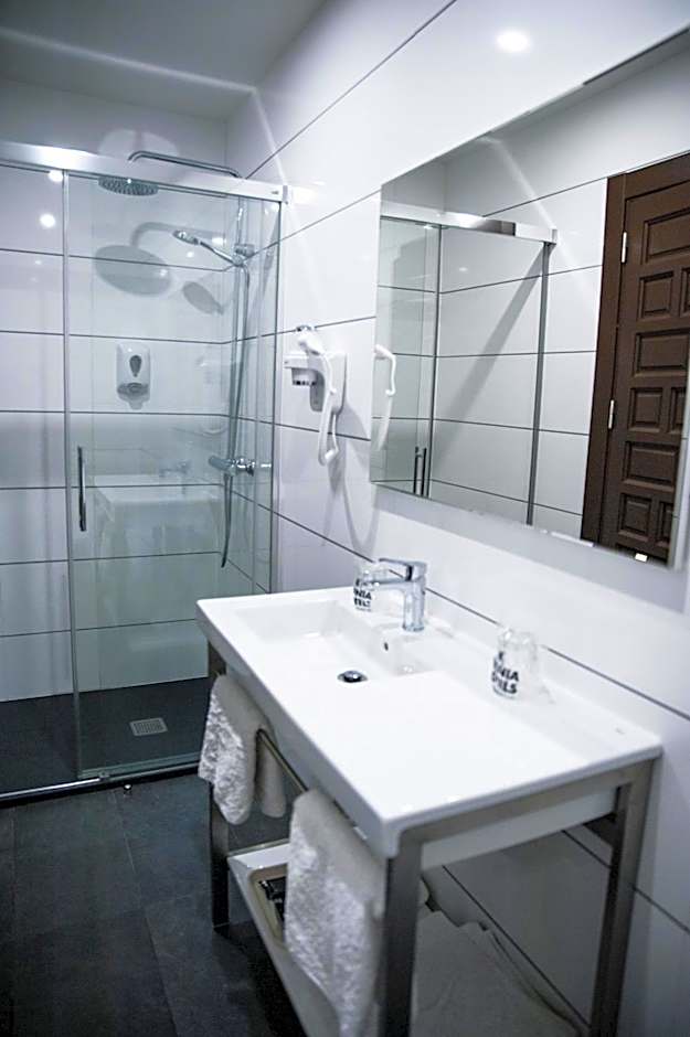 Evenia Alcala Boutique