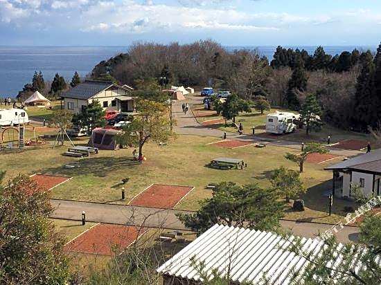 Heart Land Hills in Noto 37 Trailer House Sho