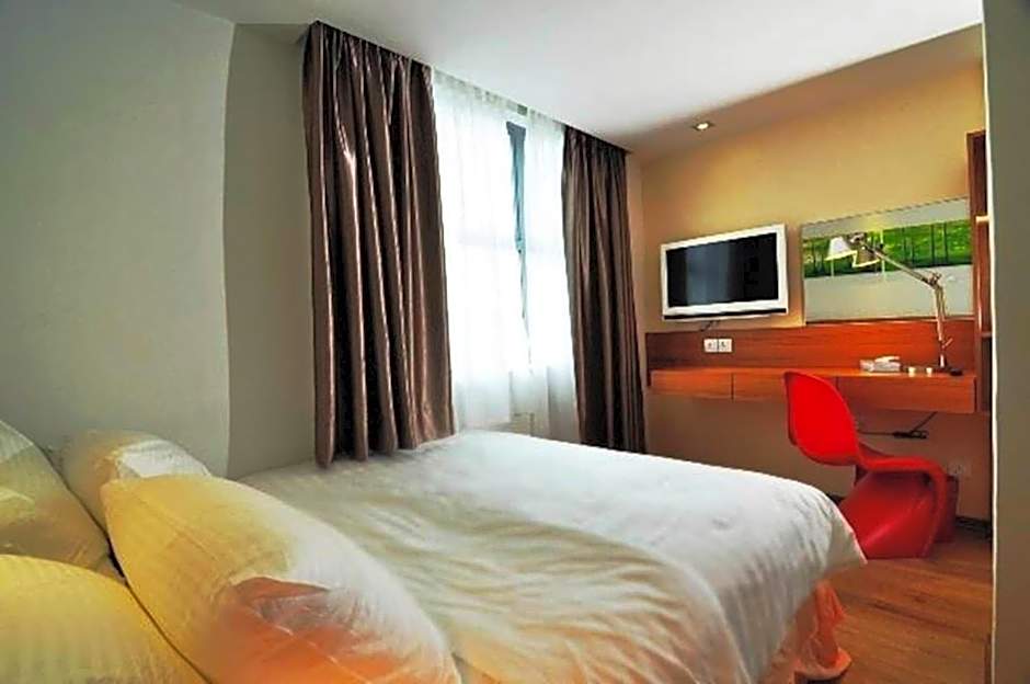 French Hotel