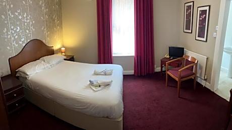 Double Room (2 Adults)