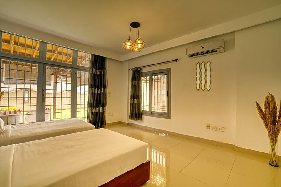 Spacious Garden Duplex near JW Marriott