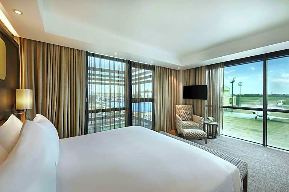 Legend Hotel Lagos Airport, Curio Collection By Hilton