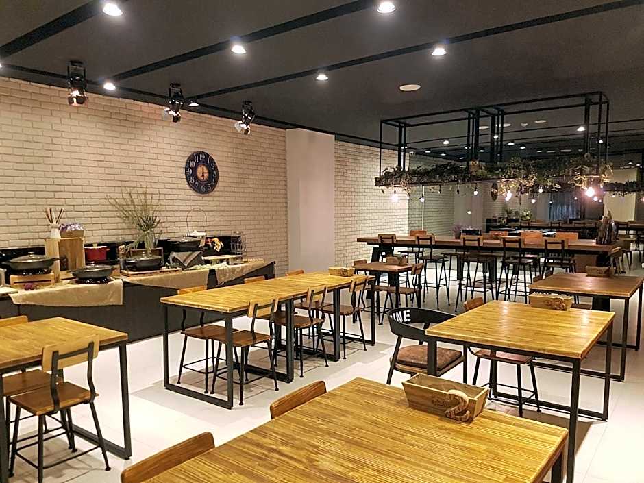 Aroma Chew Hotel