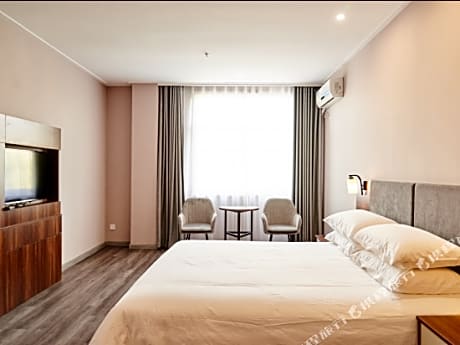 Home Ease Hotel (Longhua Xingzhou Plaza Store)