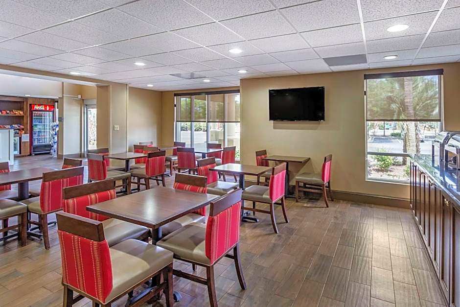 Comfort Suites At The University