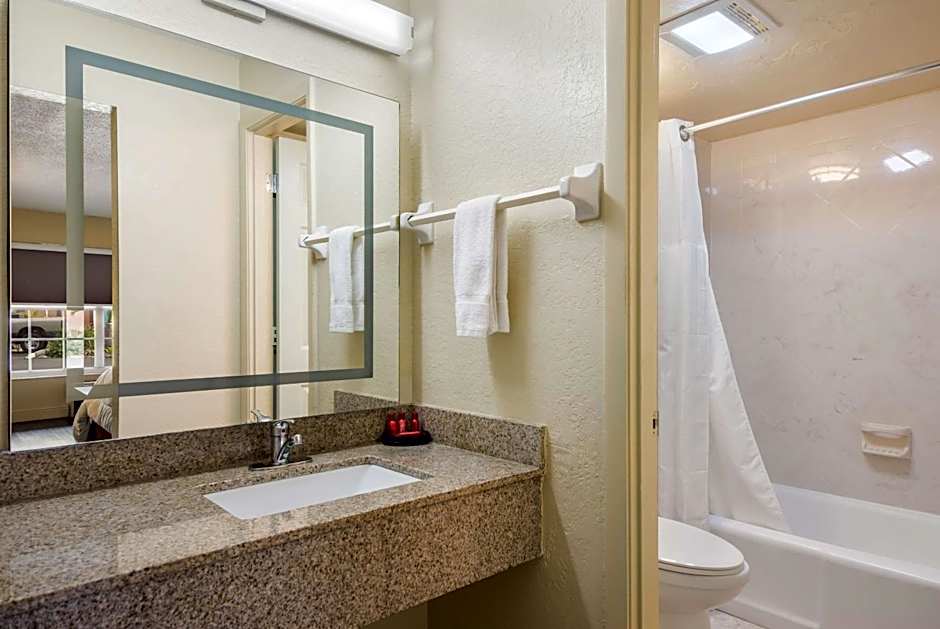 SureStay Hotel by Best Western Sarasota Lido Beach