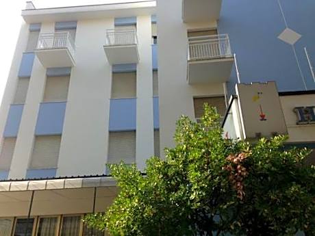 Hotel Carol