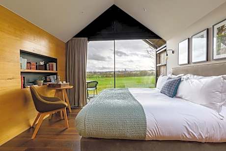 Lodge Suite - Pet Friendly