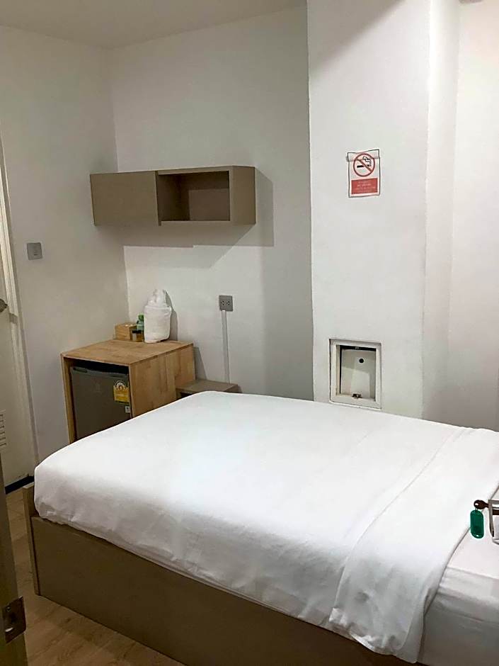 Charurat Suite Hotel