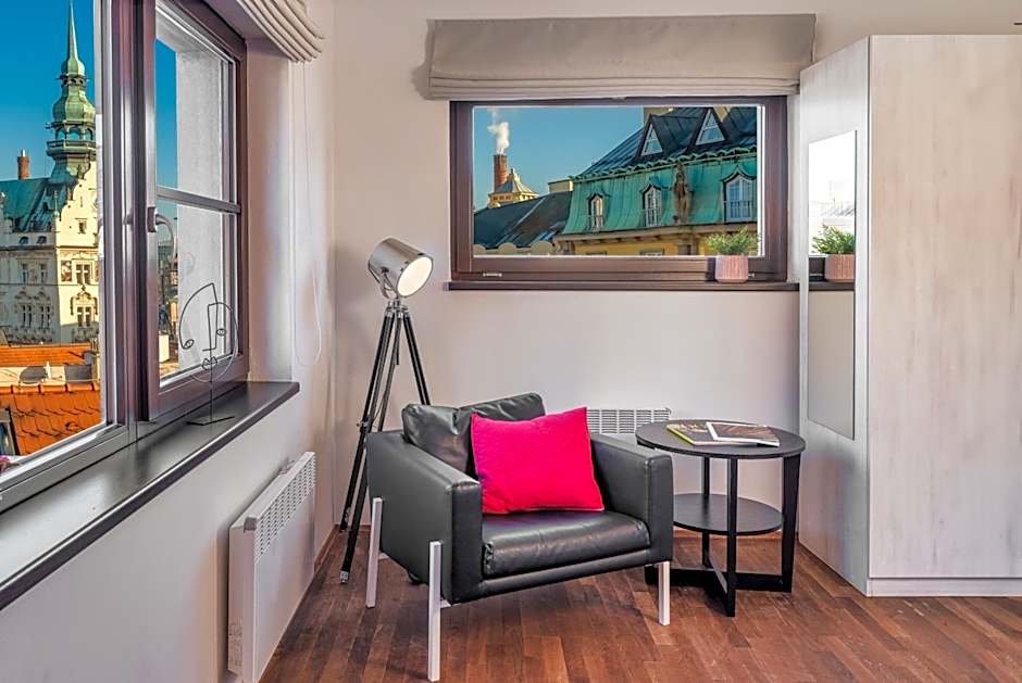 4 Arts Apartments by Adrez