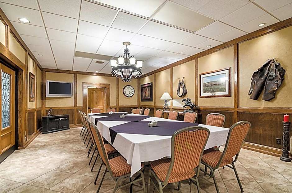 Clarion Inn Garden City