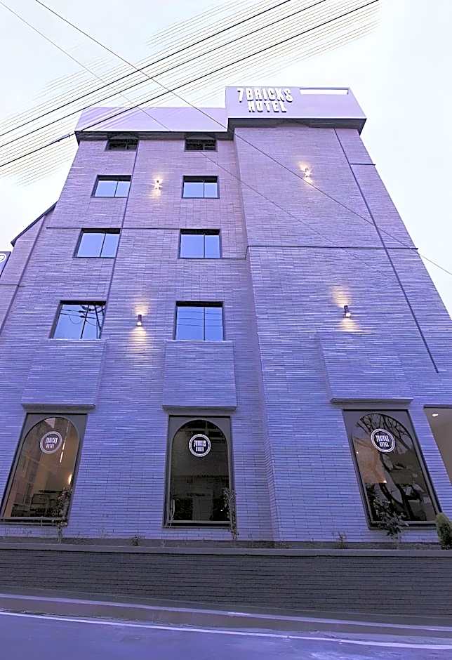 Gwangyang Seven Bricks Hotel