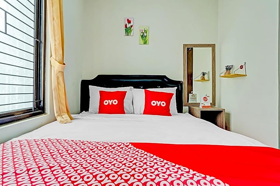 OYO Life 90211 I-sidji Inn