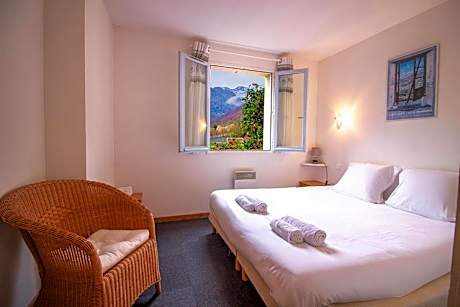 One-Bedroom Family Apartment