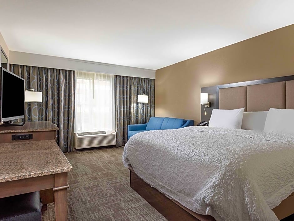 Photo 1 of 4 of 1 King Bed, Mobility Accessible, Roll in Shower