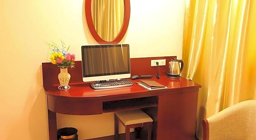 GreenTree Inn JiangSu DingShu Twon JieFang(E) Road Express Hotel