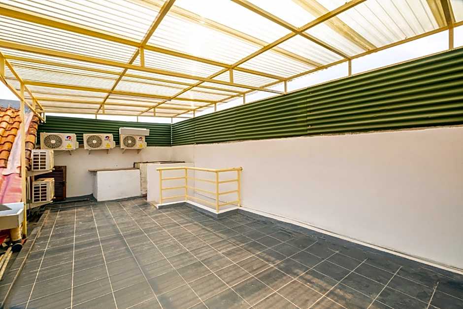 OYO 2265 Bunga Bakung Near RS Hermina Pasteur