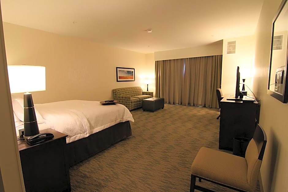 Hampton Inn and Suites Airdrie
