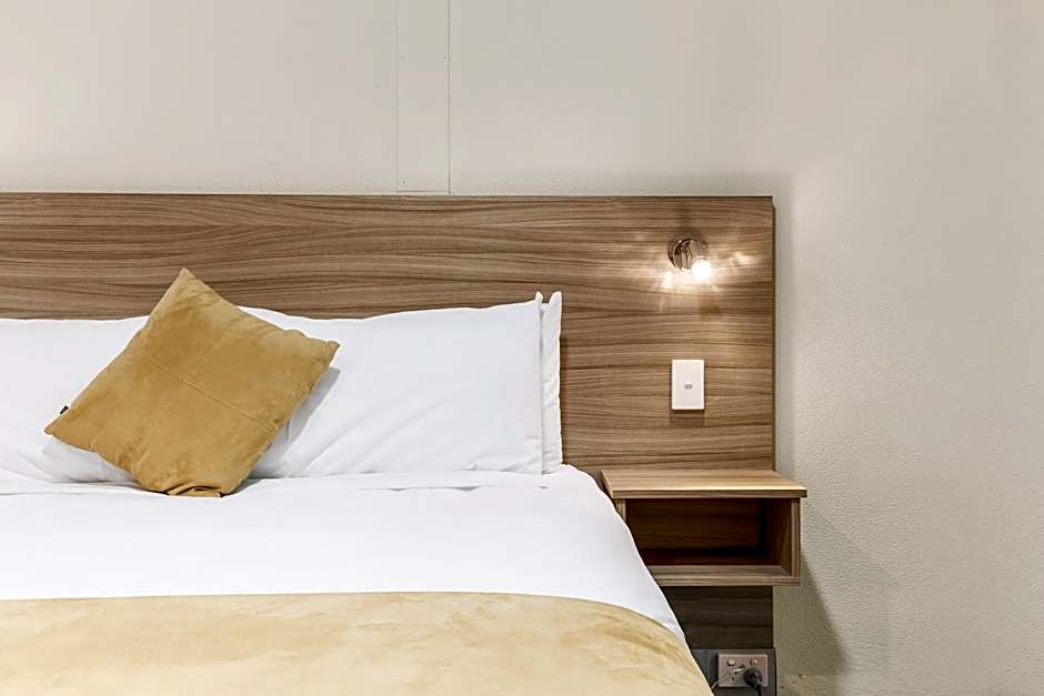 Ciloms Airport Lodge