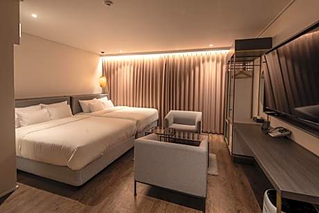 Superior Family Room