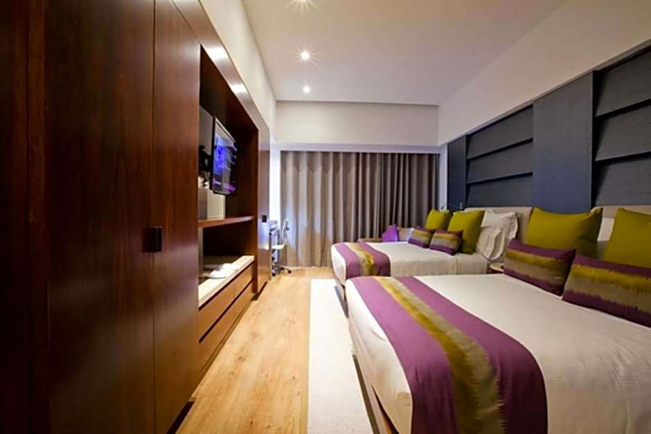 HS HOTSSON Hotel Leon