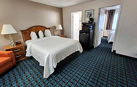 2 Queen Beds 2-Bedroom Suite Non-Smoking