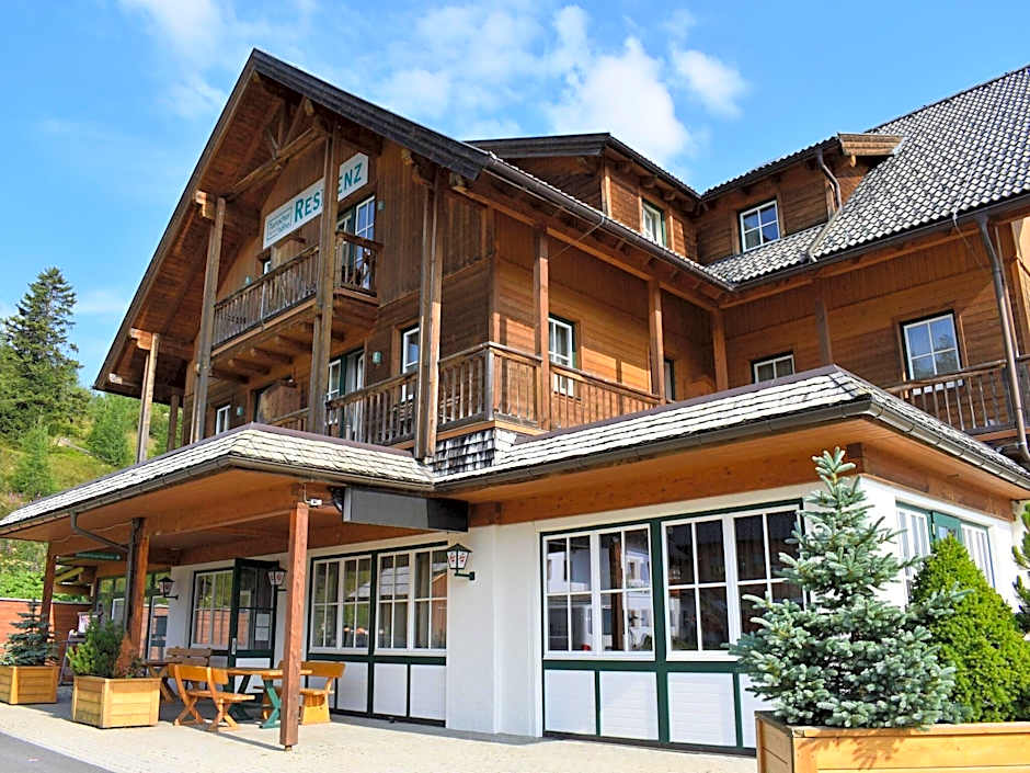 Photo 1 of 50 of Apartment in Pine Forest near Ski Slopes