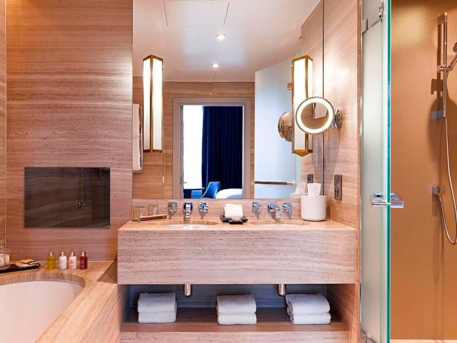 The Trafalgar St. James London, Curio Collection by Hilton