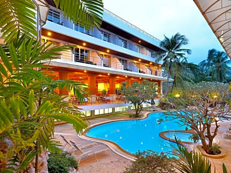Samui First House Hotel